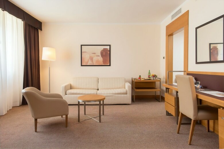 Hotel Golden Tulip Plaza Caserta