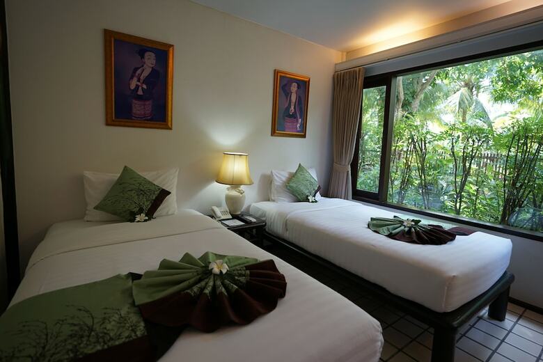 Hotel Baan Amphawa Resort & Spa