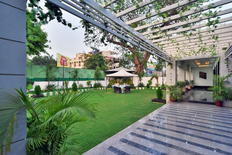Jhansi Hotel