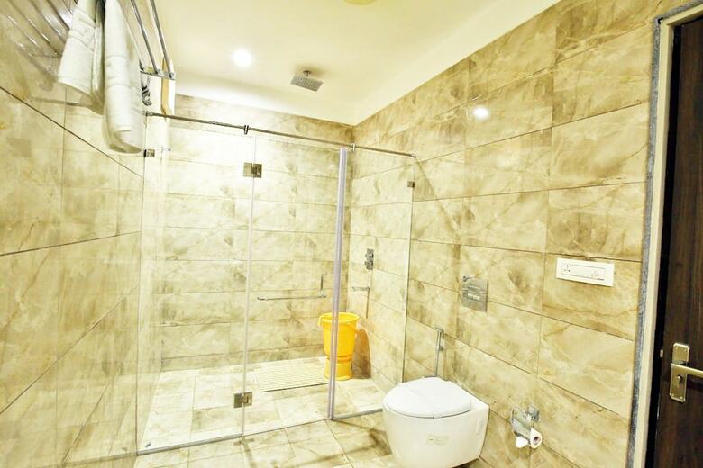 Jhansi Hotel