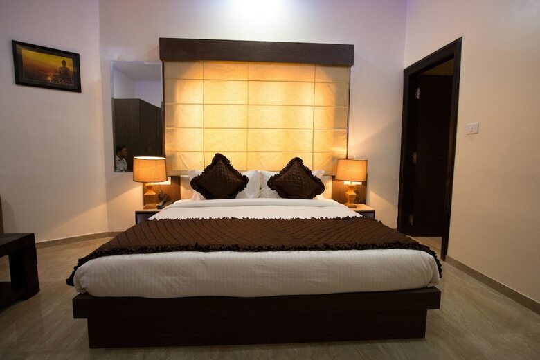 Hotel White Mushroom Jaipur V-inn
