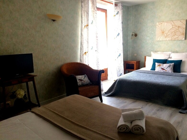 Bed & Breakfast Domaine De Lascaux - Chambres D'h�te