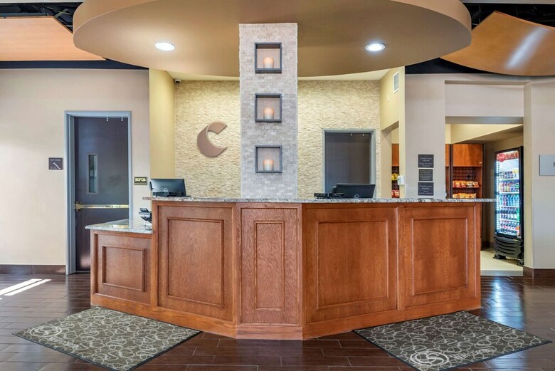 Hotel Comfort Suites University