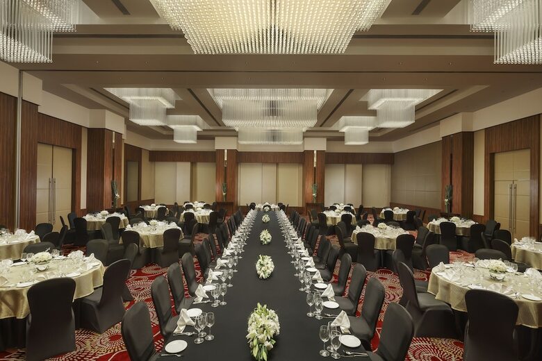 Sandal Suites Op. By Lemon Tree Hotels