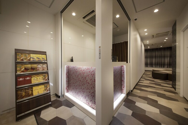 Centurion Ladies Hostel Ueno Park - Caters To Women