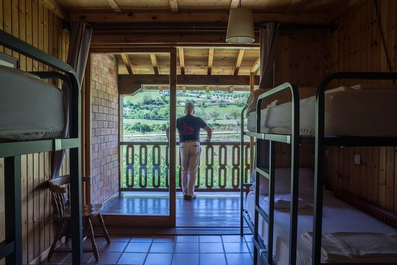 Hostal Albergue La Caba�a