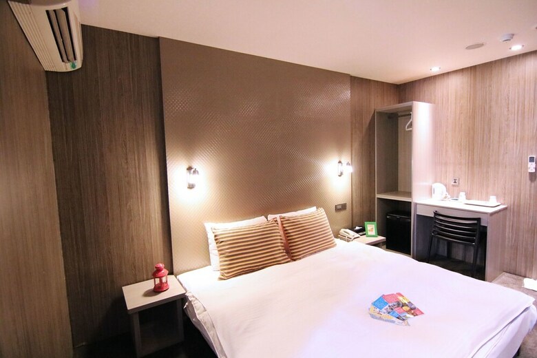 Ximen 101-s Hotel