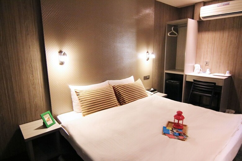 Ximen 101-s Hotel
