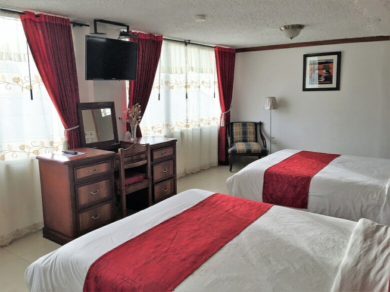 Hostal Mitad Del Mundo