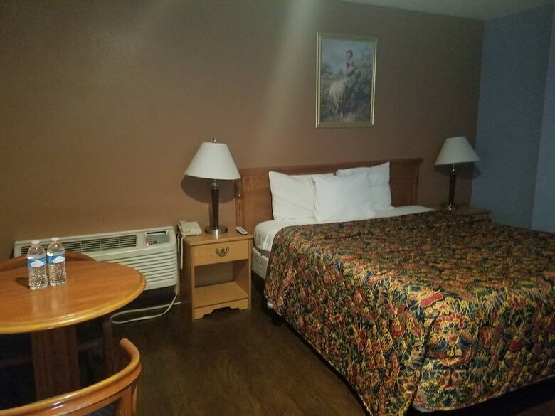 Motel Del Aire Inn