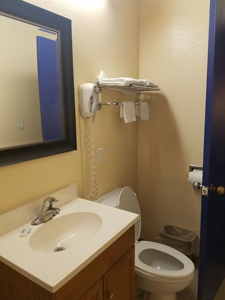 Motel Del Aire Inn