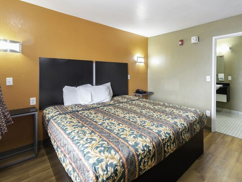 Motel Hotel Lake Charles Hwy 10