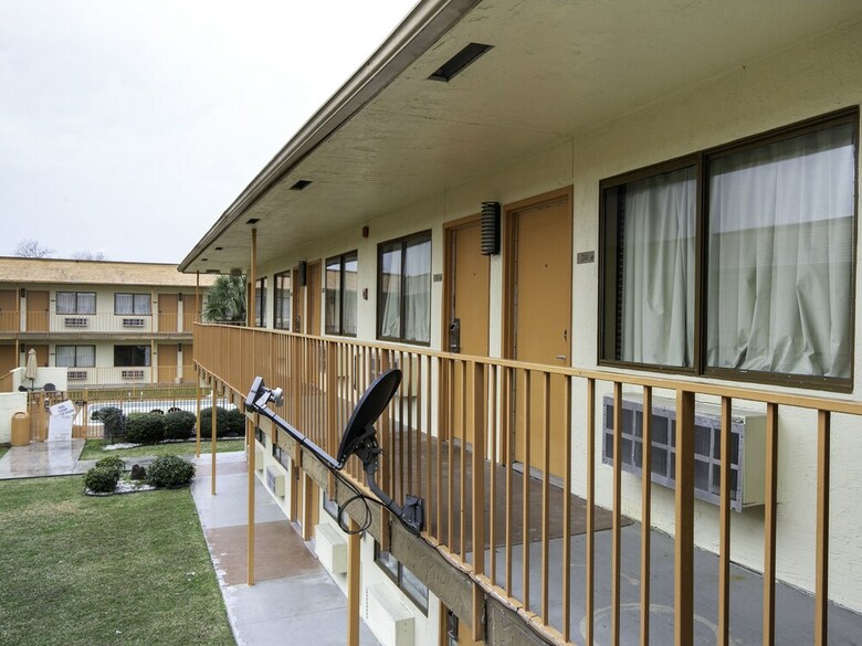 Motel Hotel Lake Charles Hwy 10