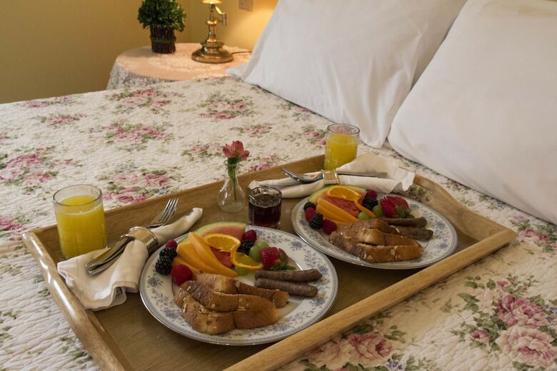 Bed & Breakfast The Rochester Inn, A Historic Hotel