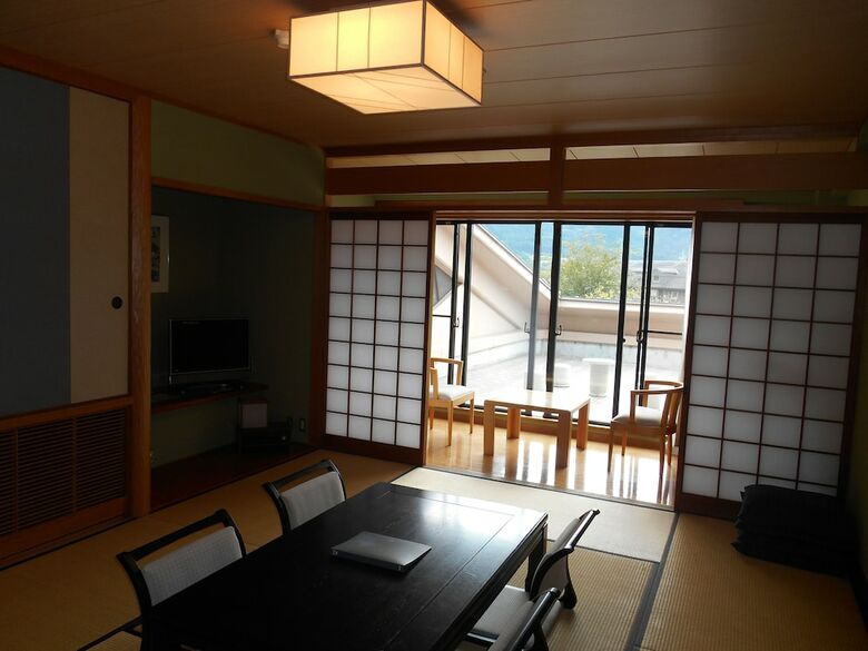 Yufuin Kinrinko Hotel