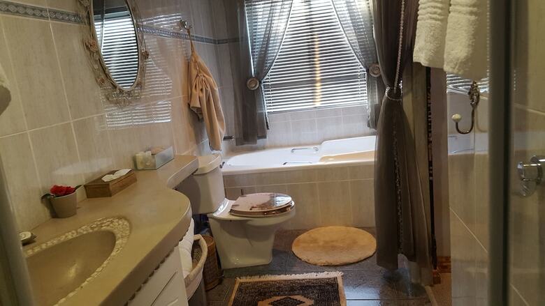 Hotel Kumbaya House
