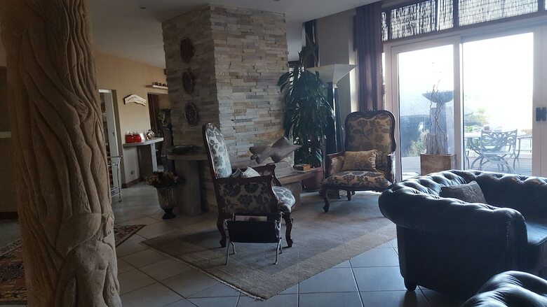 Hotel Kumbaya House