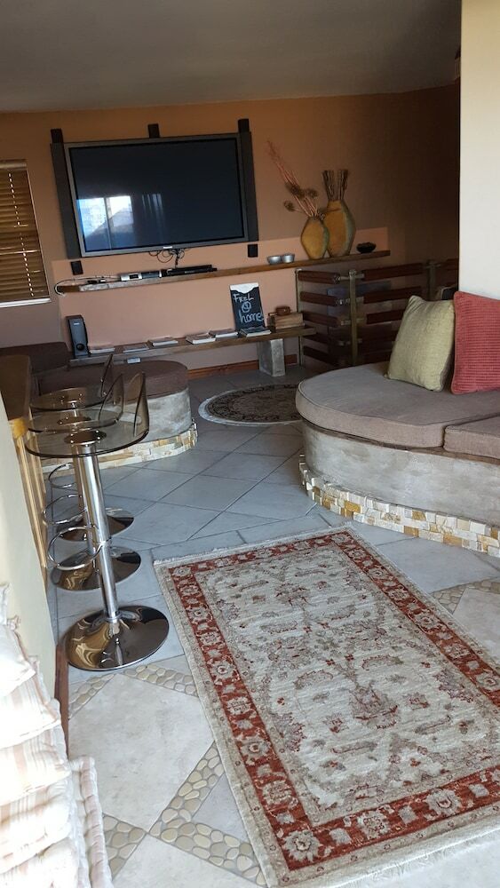 Hotel Kumbaya House