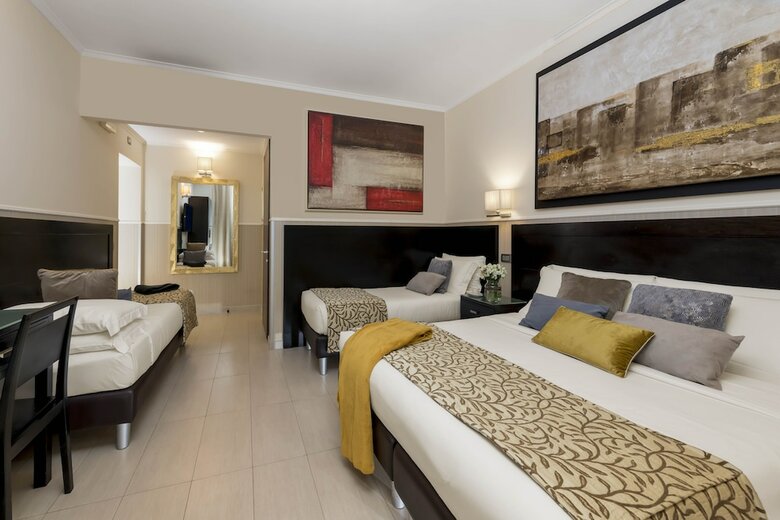 Yes Hotel