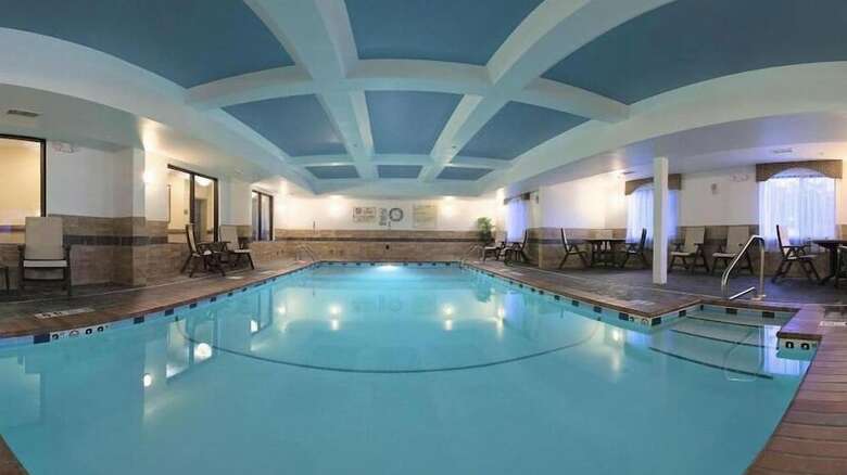 Holiday Inn Express Hotel & Suites Birmingham - Inverness