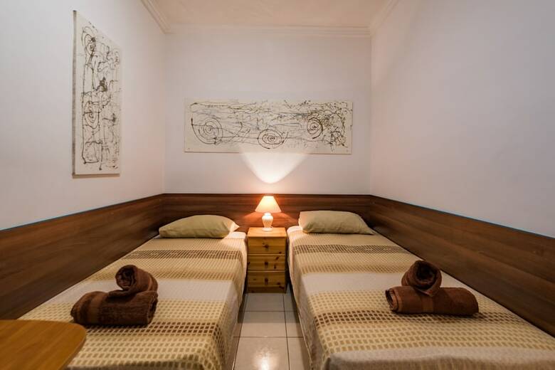 Spinola Bay Mansion Seafront Apartment