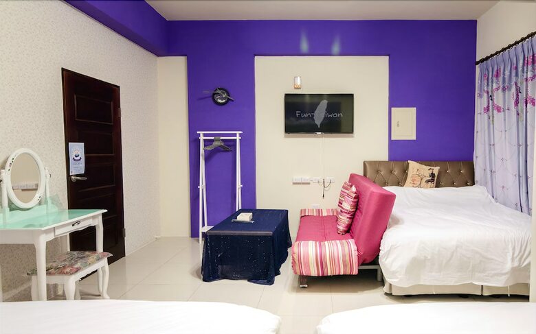 Hotel Santorini Music Family B&B
