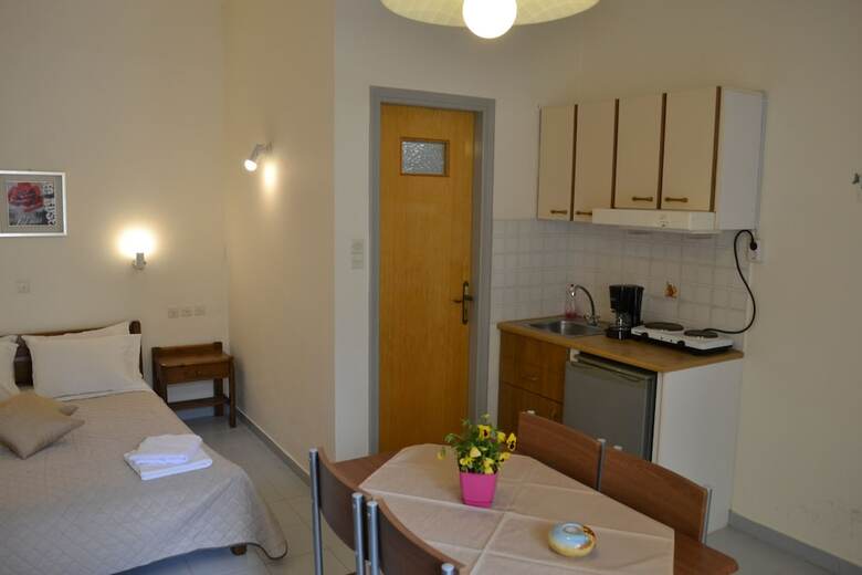 Aparthotel Rania Studios