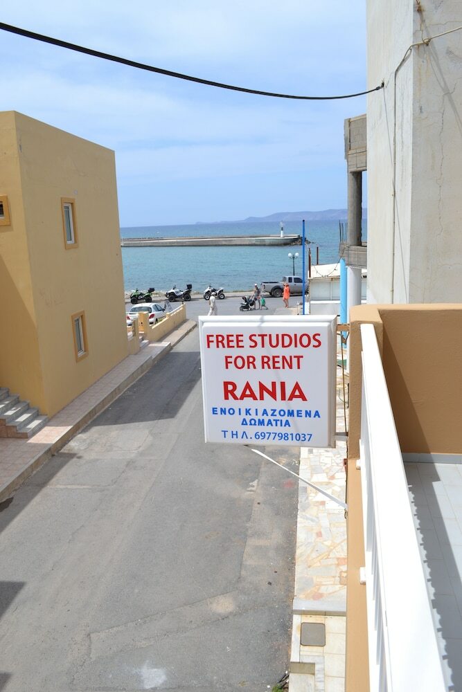 Aparthotel Rania Studios