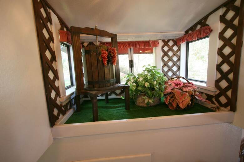 Featherbed Railroad Bed And Breakfast Resort
