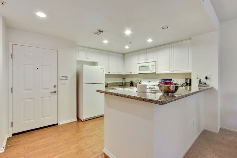 Apartamentos Global Luxury Suites At The Village