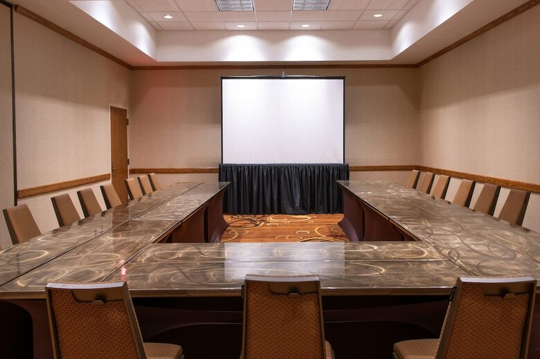 Sheraton Minneapolis West Hotel
