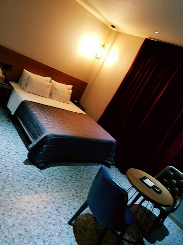 Hotel Youain