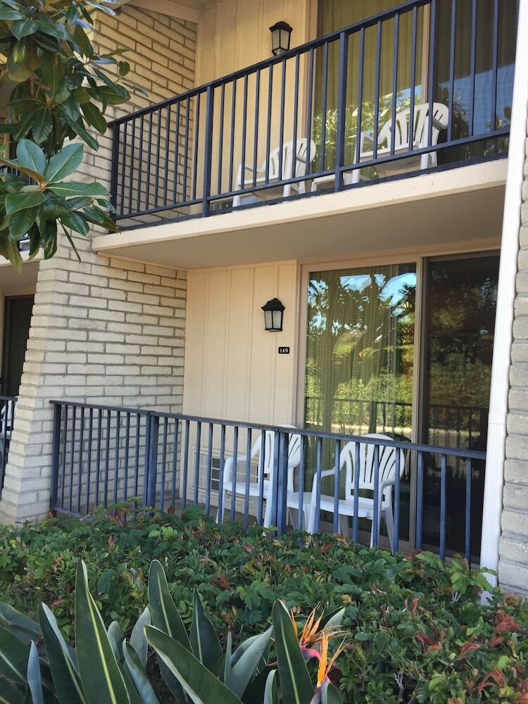 Hotel Ramada By Wyndham Santa Barbara