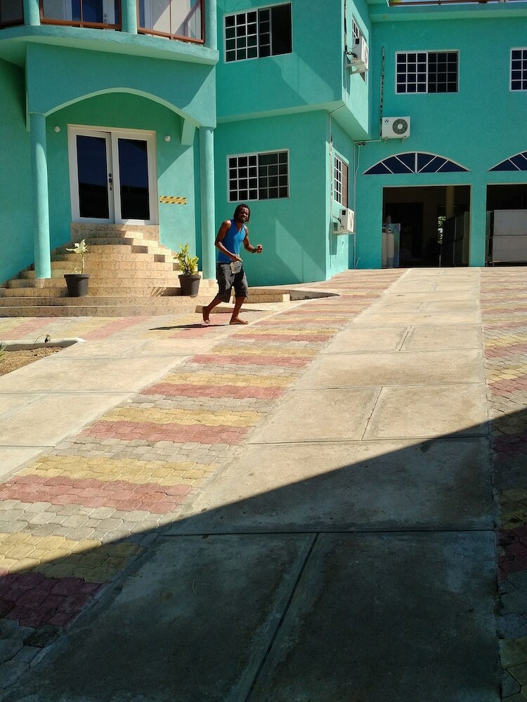 Hotel Negril Sky Blue Resorts