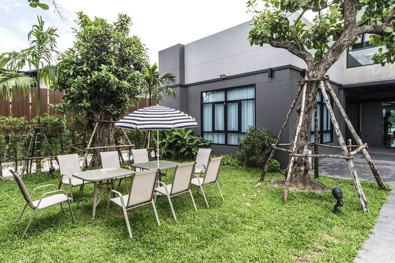 Cresco Hotel Buriram