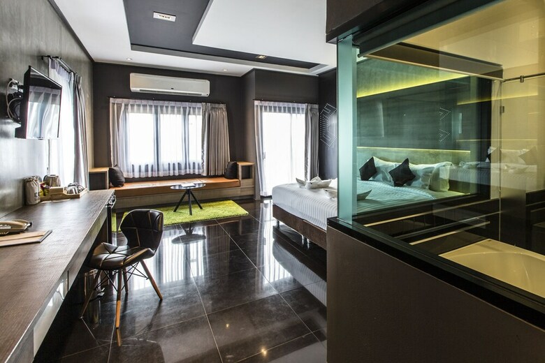 Cresco Hotel Buriram