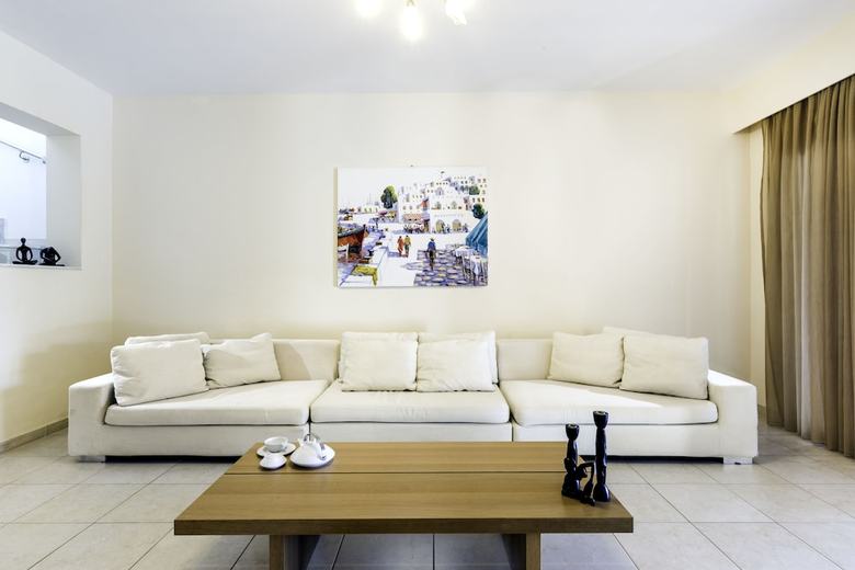 Antonoglou Beach Villas, Gennadi