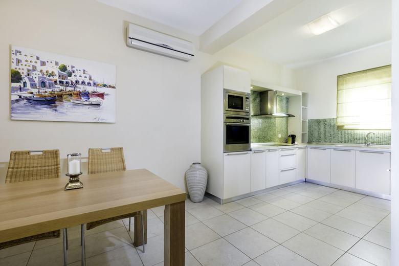 Antonoglou Beach Villas, Gennadi