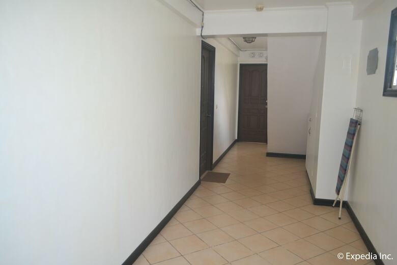 Hotel Apartelle Royal