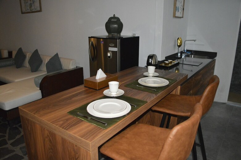 Hostal Baan Thai Homestay By Bgb Villas - Hostel