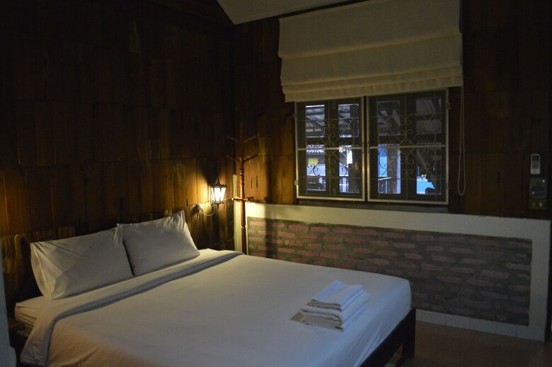 Hostal Baan Thai Homestay By Bgb Villas - Hostel