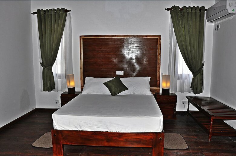 Hotel Naaval