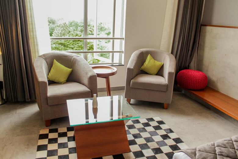 Hotel Shivas Gateway Airport Road