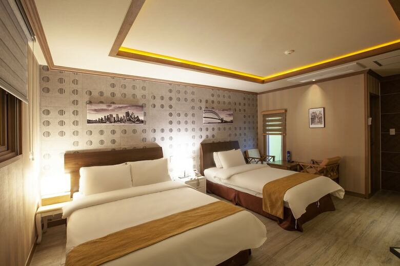 Sahara Hotel