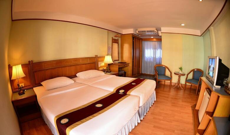 Hotel Silom Village Inn