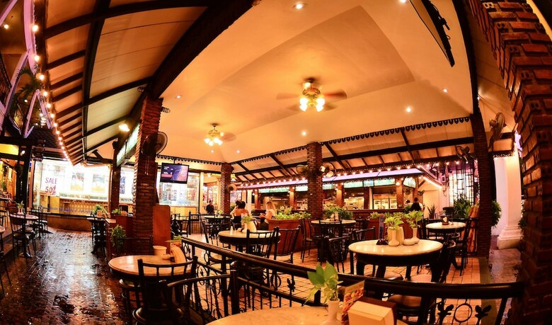 Hotel Silom Village Inn