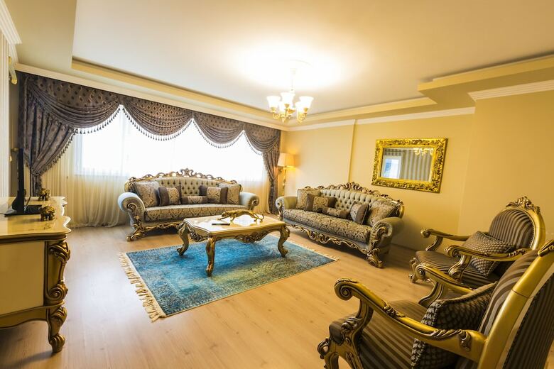 Real King Residence Hotel