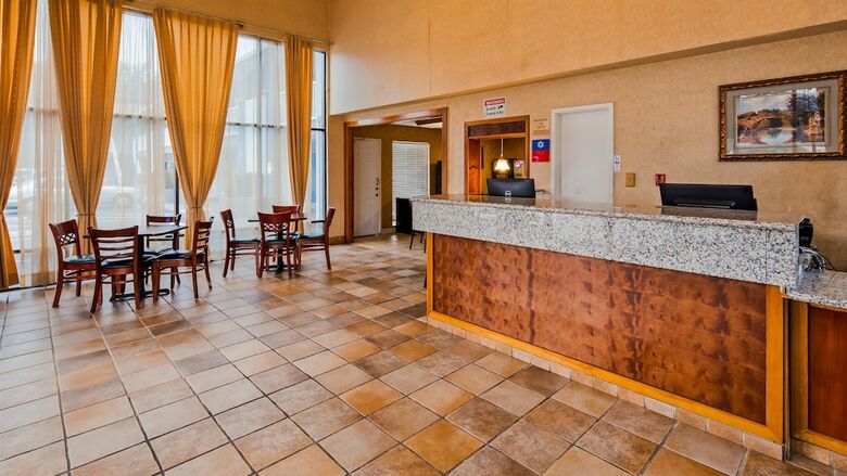 Surestay Plus Hotel By Best Western Sacramento North