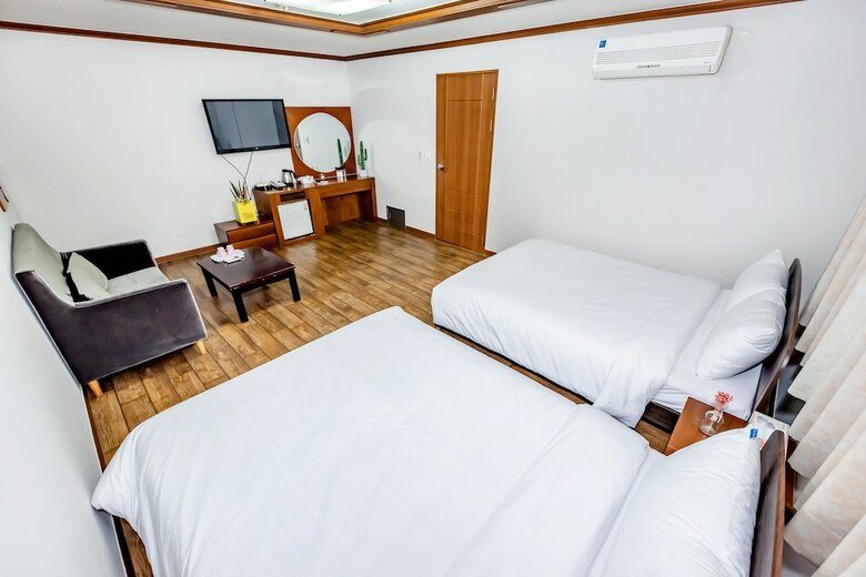 Trevi Hotel