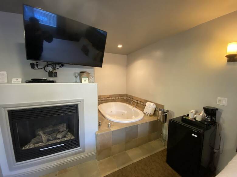 Hotel Secrets Inn Lake Tahoe